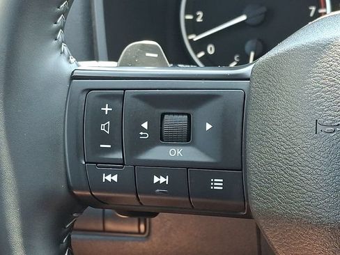 Certified 2026 Nissan Rogue SV FWD image 22