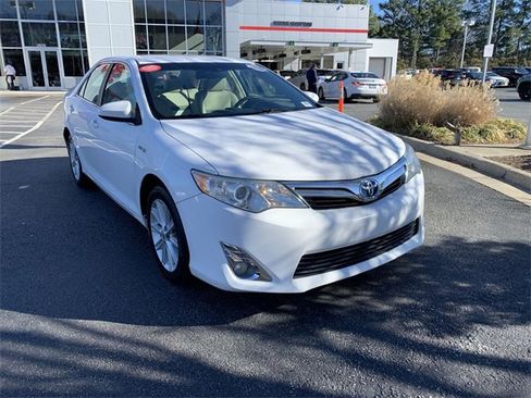 Used 2012 Toyota Camry XLE image 2