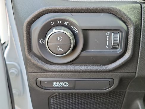 Used 2024 Jeep Gladiator Willys image 23