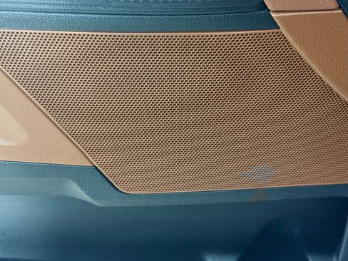 Used 2016 Chevrolet Equinox LTZ w/ Enhanced Convenience Package image 20