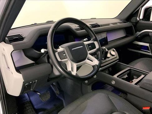 Used 2020 Land Rover Defender 110 SE image 21