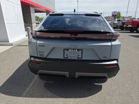 Used 2026 Toyota C-HR AWD/4WD image 7