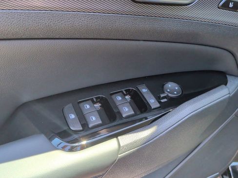 Used 2025 Kia Sportage SX FWD image 8
