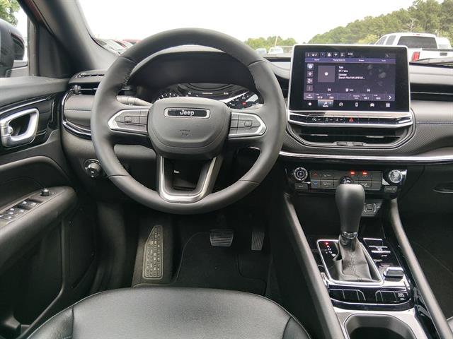 Certified 2026 Jeep Compass Latitude AWD/4WD image 10