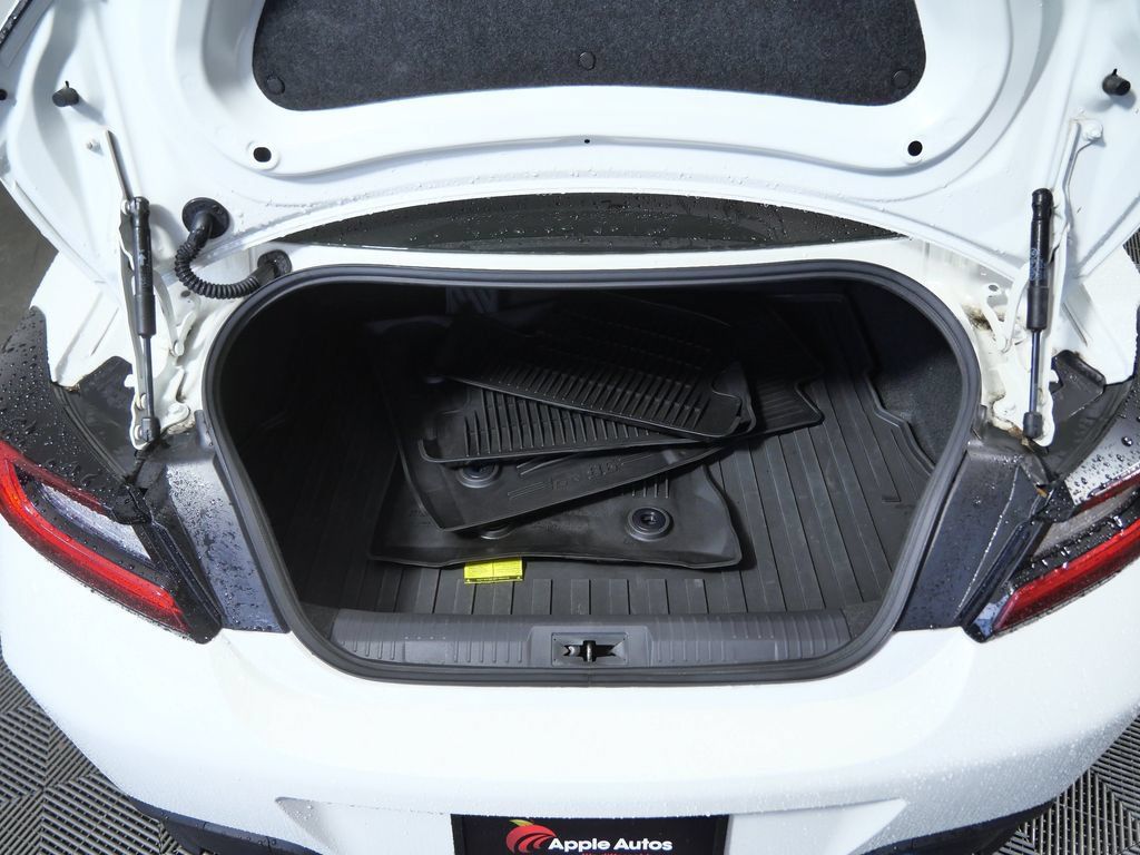 Used 2025 Toyota GR86 Premium w/ ALL Weather Mat Package (TMS) RWD image 29