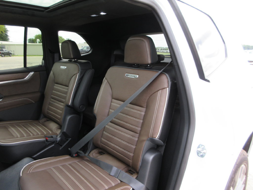 New 2027 GMC Acadia Denali Ultimate FWD image 11