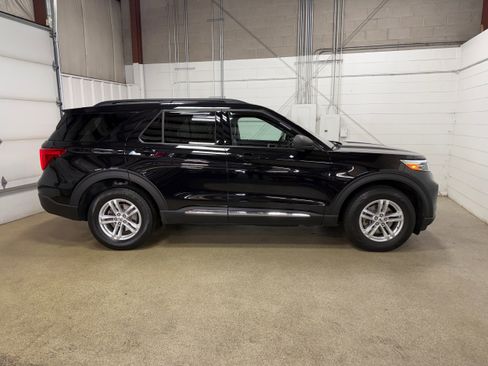 Certified 2020 Ford Explorer XLT w/ Equipment Group 202A image 6