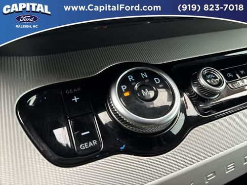 Used 2025 Ford Expedition Active AWD/4WD image 30