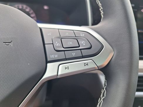 New 2026 Volkswagen Taos SE FWD image 13