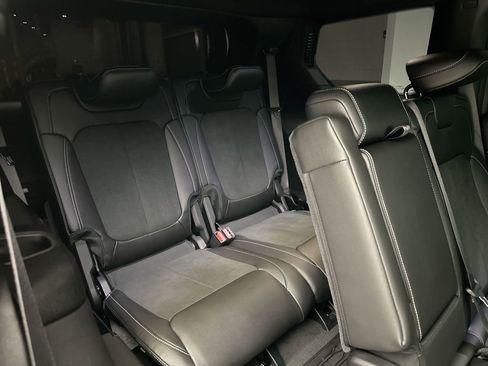 Used 2025 Jeep Grand Cherokee L Altitude AWD/4WD image 20