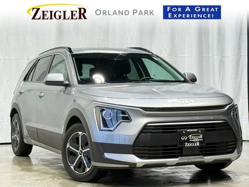 Used 2023 Kia Niro EX w/ EX Cold Weather Package image 1