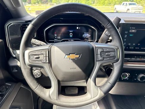 Used 2023 Chevrolet Silverado 1500 LT AWD/4WD image 14