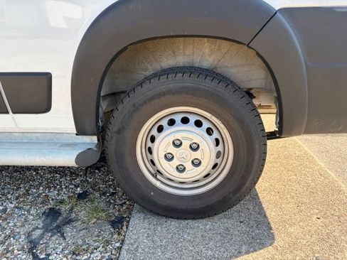 Used 2025 RAM ProMaster 2500 w/ U-Haul Equipment Group FWD image 24