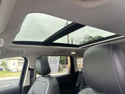 Used 2019 Ford Escape Titanium FWD image 5