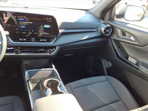 Used 2025 Chevrolet Equinox LT image 9