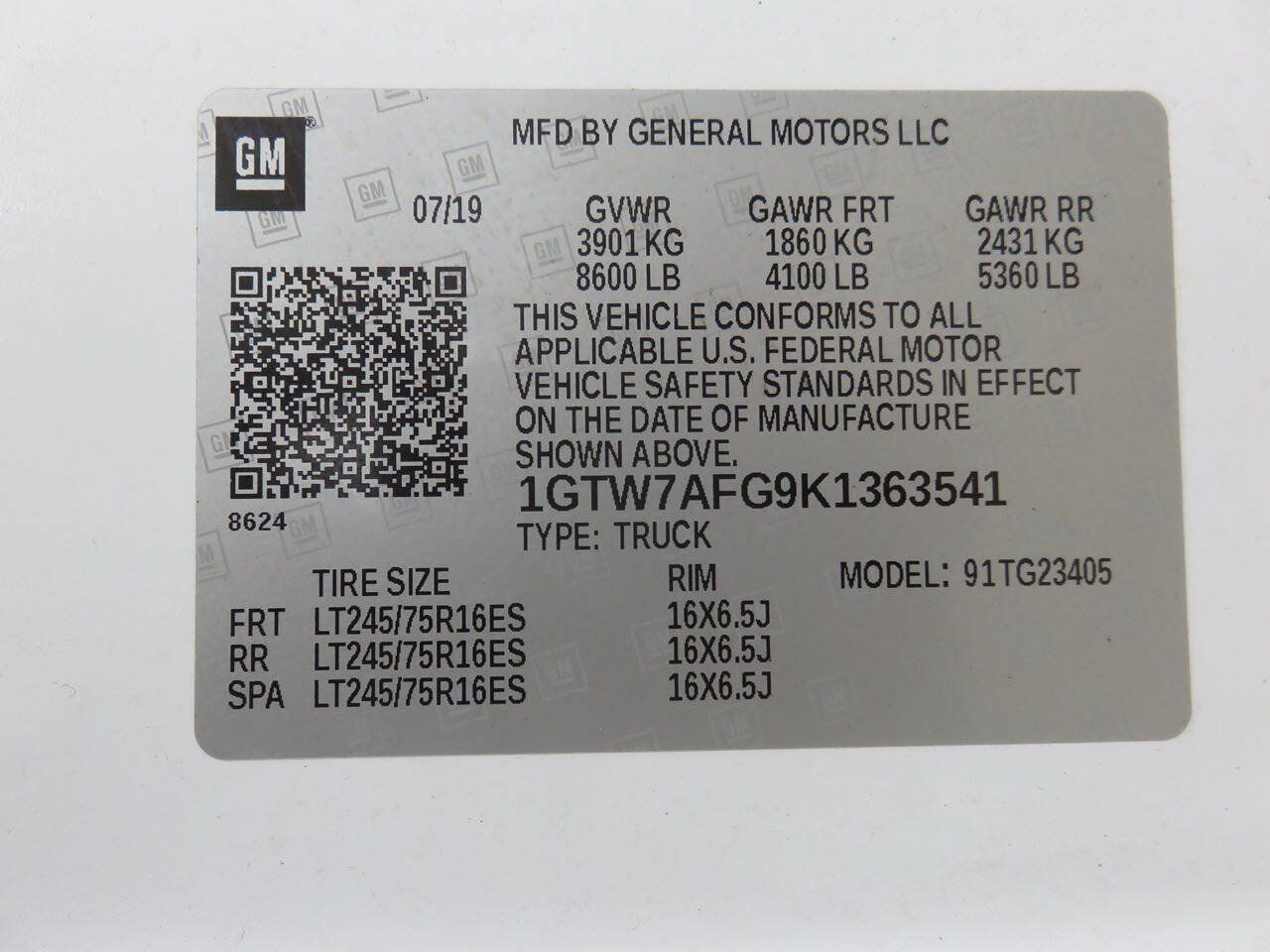 Used 2019 GMC Savana 2500 w/ Driver Convenience Package RWD image 36