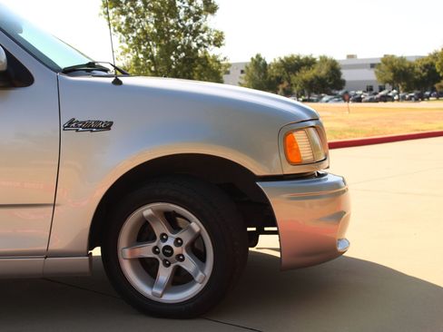 Used 2000 Ford F150 Lightning RWD image 34