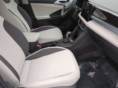 New 2026 Volkswagen Taos SE AWD/4WD image 19
