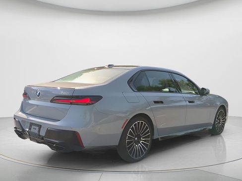 New 2025 BMW 760i xDrive w/ Executive Package image 5