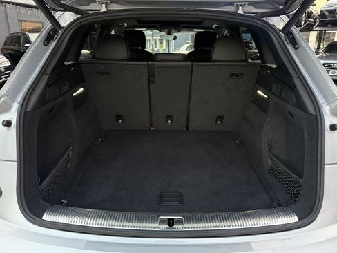 Used 2018 Audi SQ5 Premium Plus w/ Navigation Package image 37