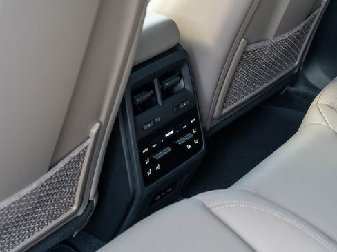 New 2026 Porsche Macan 4S Electric image 34