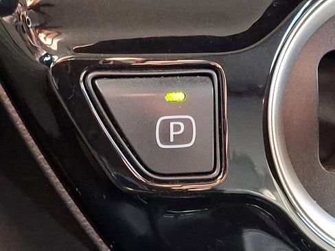 Used 2021 Toyota Prius Prime XLE image 25