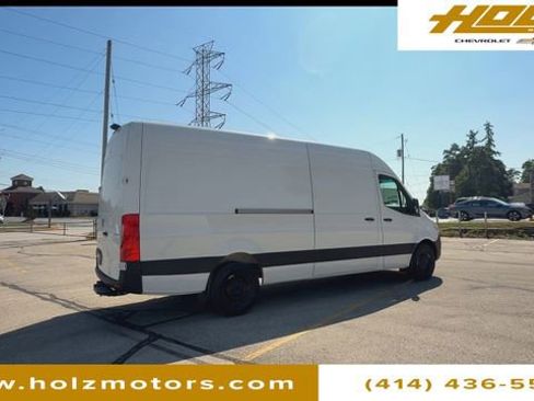Used 2025 Mercedes-Benz Sprinter 2500 image 8