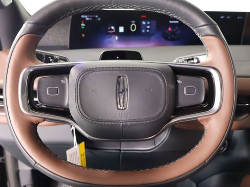 New 2026 Lincoln Navigator L Reserve AWD/4WD image 3
