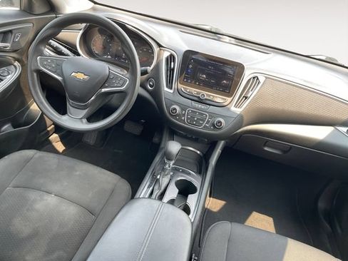 Used 2021 Chevrolet Malibu LT FWD image 10