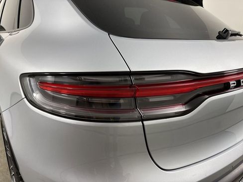 Certified 2026 Porsche Macan AWD/4WD image 18