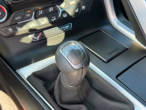 Used 2019 Chevrolet Corvette Stingray Coupe RWD image 34