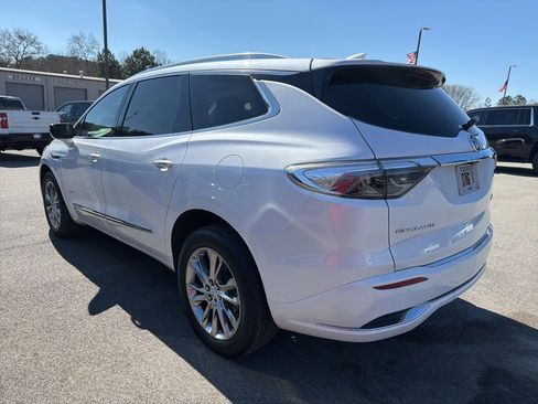 Used 2024 Buick Enclave Avenir w/ Avenir Technology Package image 12