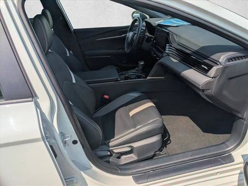 Used 2025 Toyota Camry SE FWD image 18