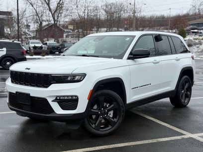 Used 2024 Jeep Grand Cherokee Limited w/ Black Appearance Package