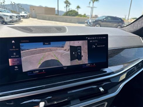 Used 2023 BMW X7 xDrive40i w/ M Sport Package image 24