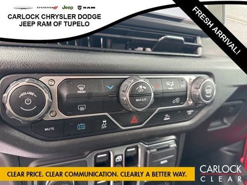 Used 2025 Jeep Wrangler Sport image 22