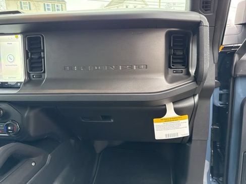 New 2025 Ford Bronco Badlands w/ Sasquatch Package AWD/4WD image 40