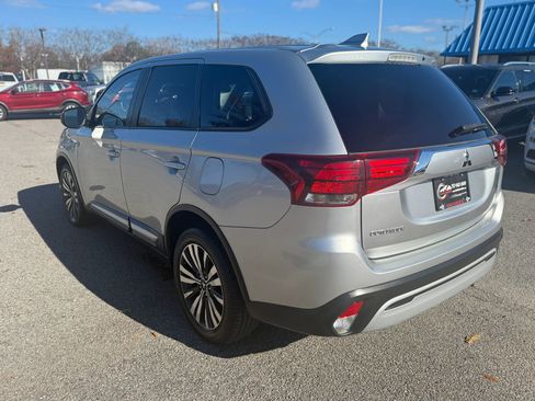 Used 2020 Mitsubishi Outlander ES image 9