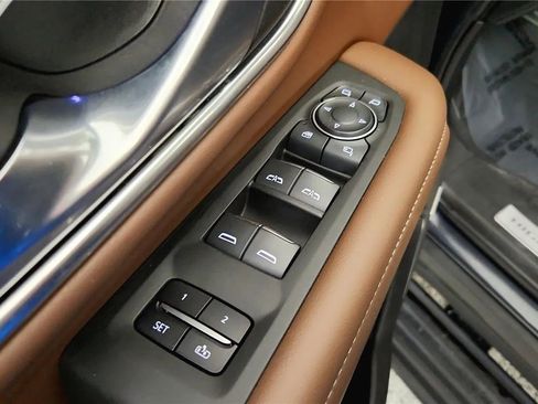 Used 2022 Chevrolet Tahoe High Country image 37