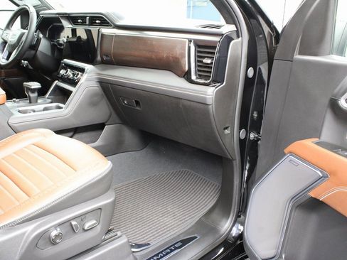 Used 2025 GMC Sierra 1500 Denali Ultimate image 35