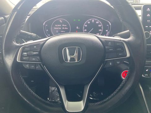 Used 2018 Honda Accord Touring image 19