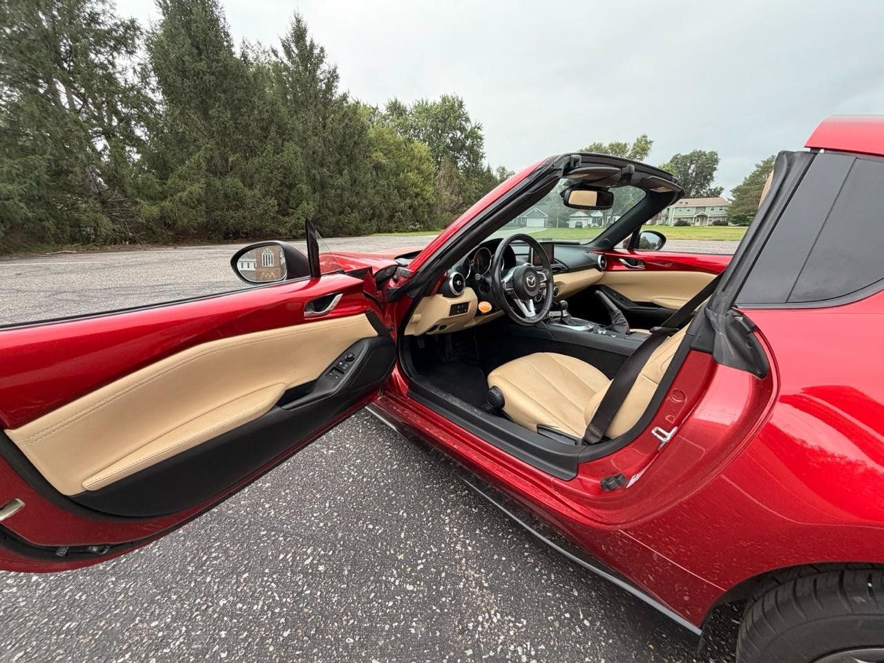 Used 2017 MAZDA MX-5 Miata RF Grand Touring w/ Appearance Package RWD image 14