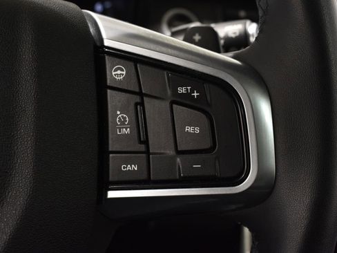 Used 2019 Land Rover Discovery Sport HSE image 18