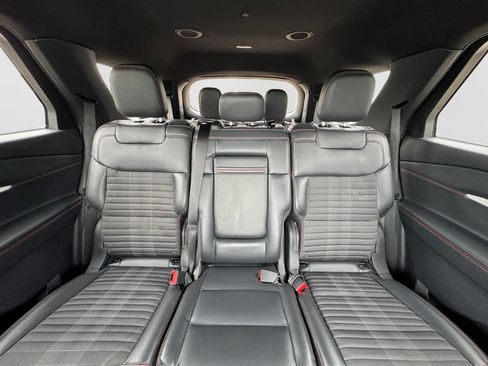 Used 2025 Ford Explorer ST-Line w/ ST-Line Street Pack AWD/4WD image 16