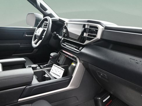 New 2026 Toyota Tundra SR5 AWD/4WD image 32