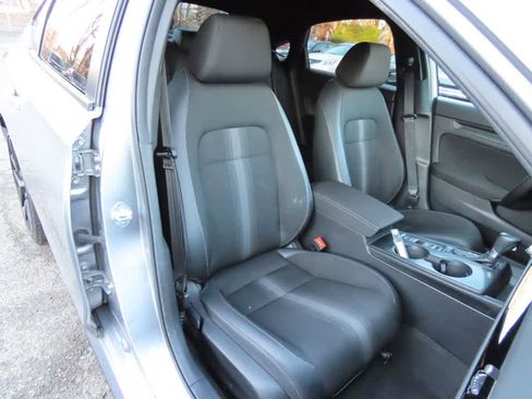 Used 2023 Honda Civic Sport image 15