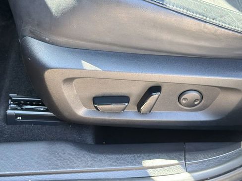 Used 2022 Mitsubishi Outlander SE image 16