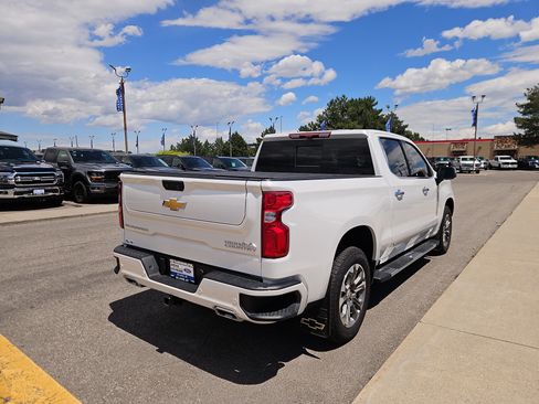 Used 2025 Chevrolet Silverado 1500 High Country w/ Technology Package AWD/4WD image 5