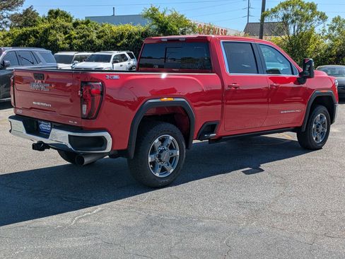 Used 2025 GMC Sierra 2500 SLE w/ SLE Value Package; image 4