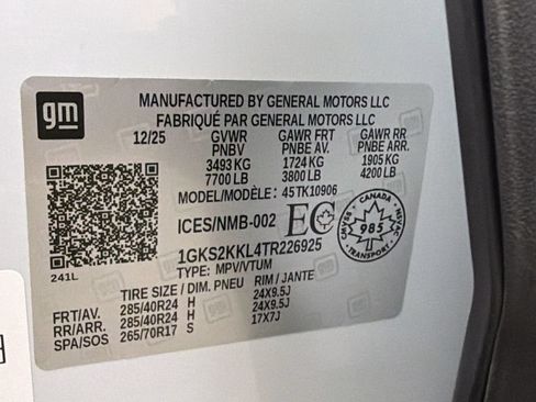 Used 2026 GMC Yukon XL Denali Ultimate w/ LPO, Floor Liner Package AWD/4WD image 41